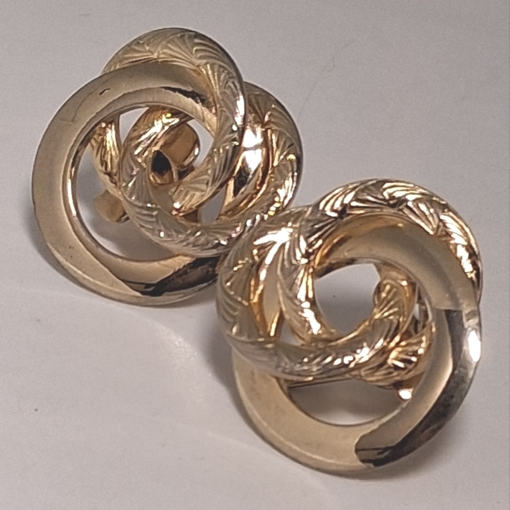 * Vintage Coro Gold Tone Unusual Slide On Clip On Earrings